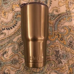 Swig tumbler
